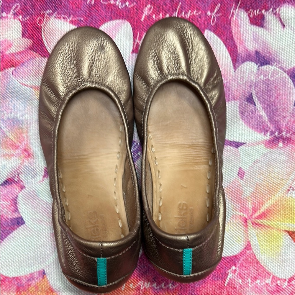Tieks Bronze Metallic. Size 7.